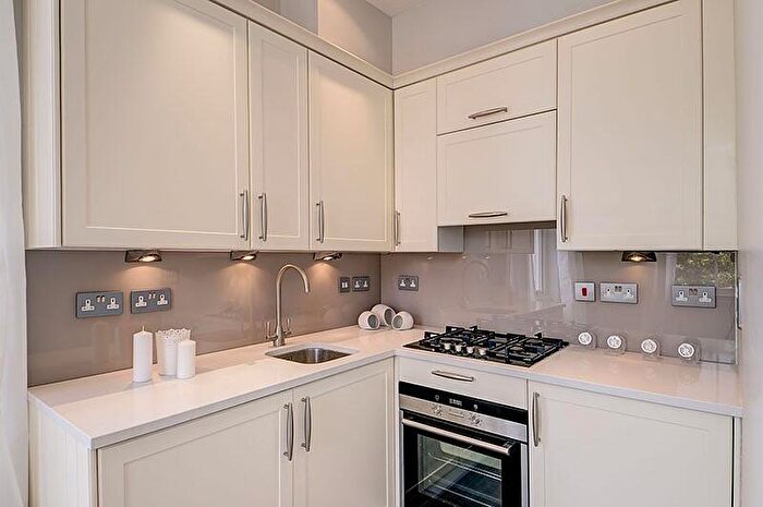 1 Bedroom Flat To Rent In Cathcart Road, London, SW10