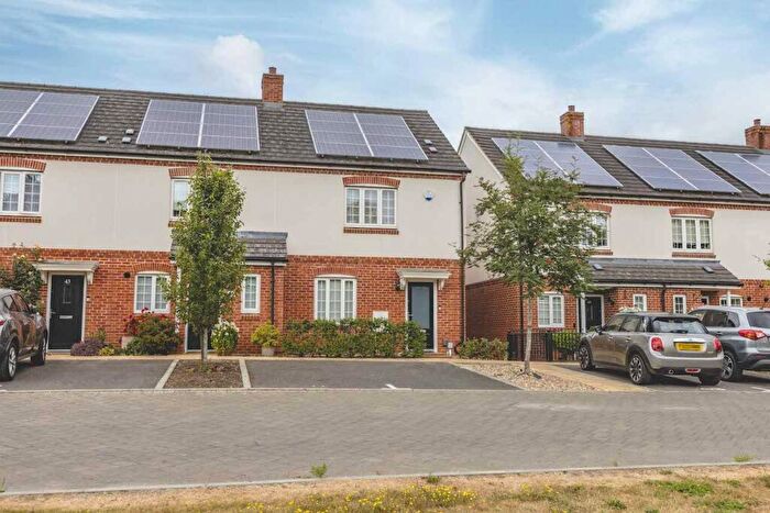 3 Bedroom End Of Terrace House For Sale In Grange Road, Chalfont St Peter, SL9