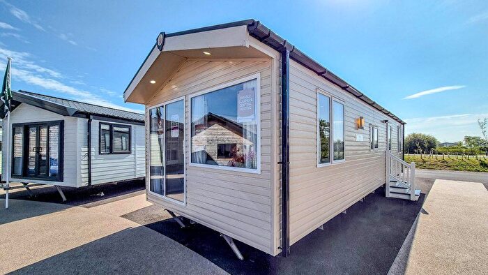 2 Bedroom Park Home For Sale In Bowland Fell Holiday Park, BD23
