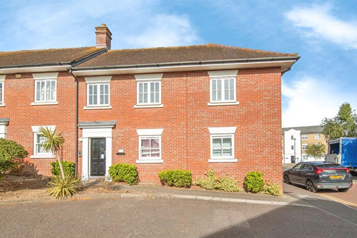 2 Bedroom Flat For Sale In George Williams Way, Colchester, CO1