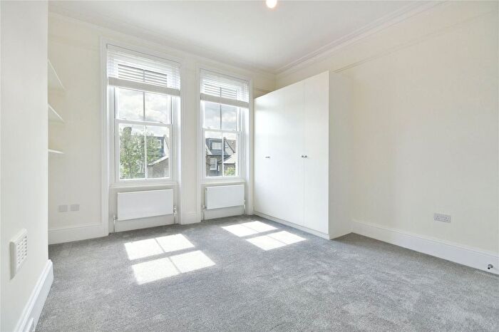 3 Bedroom Flat To Rent In Callcott Road, Kilburn, NW6