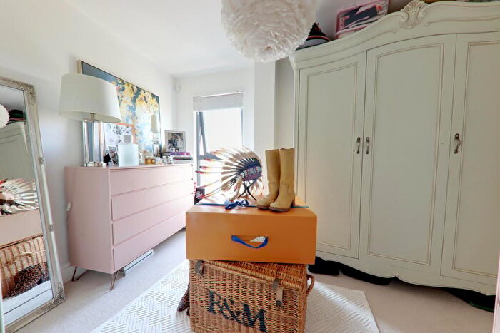 2 Bedroom Apartment To Rent In The Broadway, Loughton, IG10