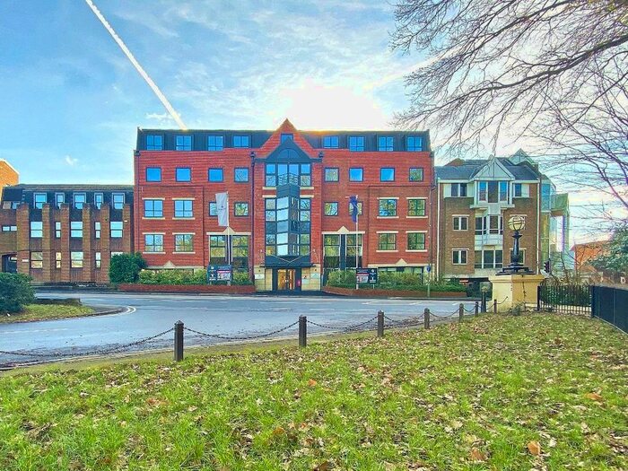 1 Bedroom Flat To Rent In Compass House, - London Road, GU15