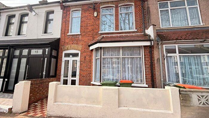 4 Bedroom Terraced House To Rent In Northfield Road, London, E6