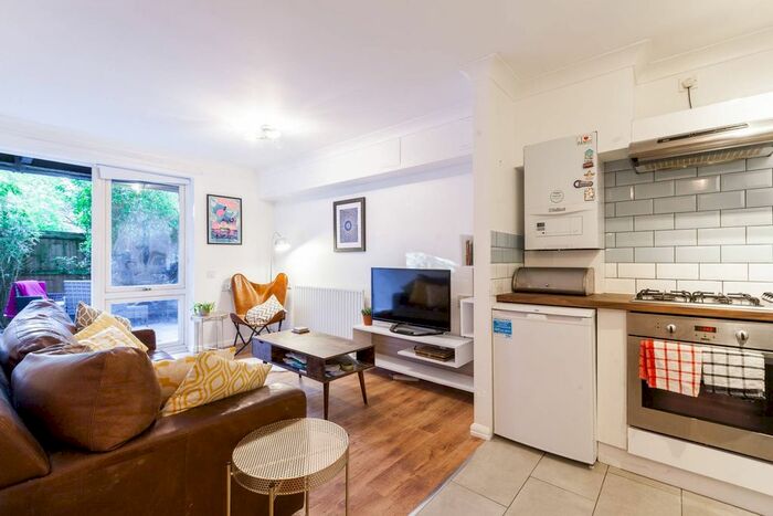 2 Bedroom Flat To Rent In Ramsey Walk, Islington, London, N1