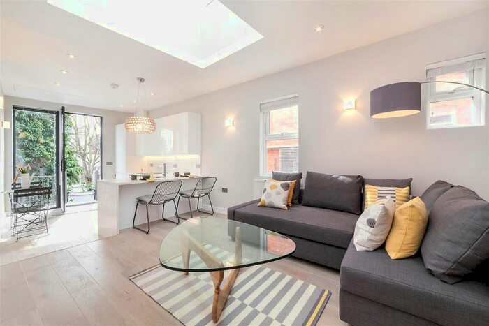 3 Bedroom Flat To Rent In High Road, London, NW10