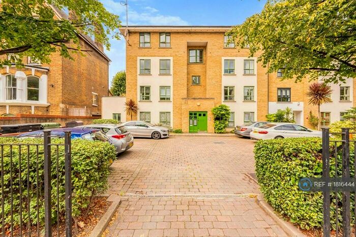 2 Bedroom Flat To Rent In Green Lanes, London, N4
