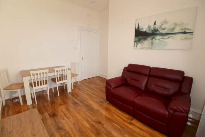 2 Bedroom Flat To Rent In Rosemount Place, Aberdeen, AB25