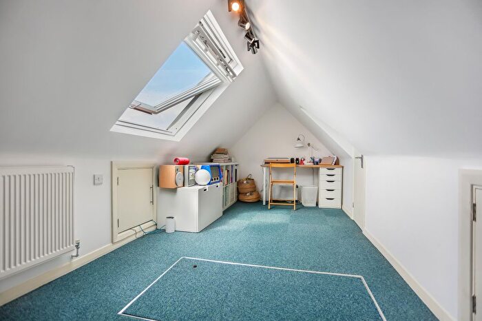 3 Bedroom Semi-detached House For Sale In St Keyna Avenue, Hove, East Sussex, BN3
