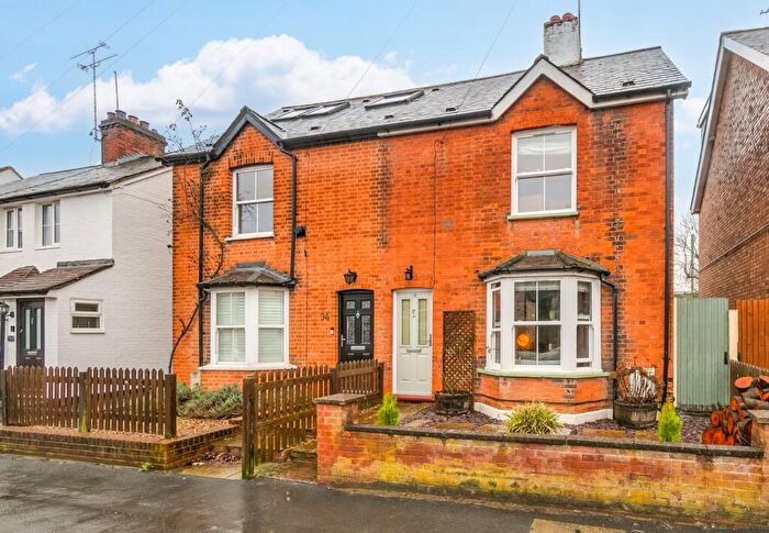 3 Bedroom Semi Detached House For Sale In Pondcroft Road, Knebworth, Hertfordshire, SG3