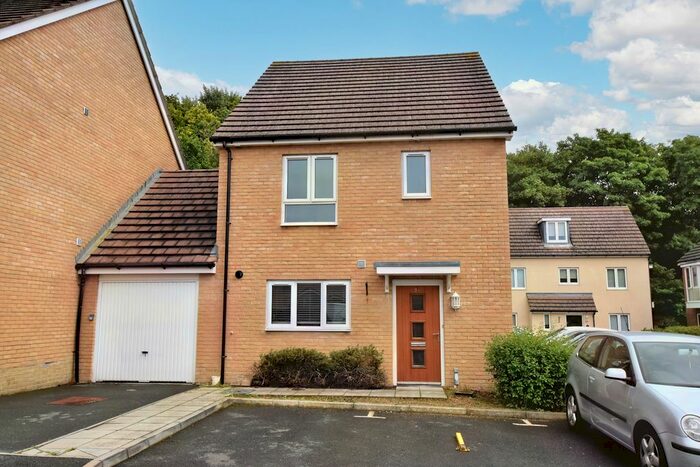 3 Bedroom Semi-Detached House To Rent In Royal Architects Road, East Cowes, PO32