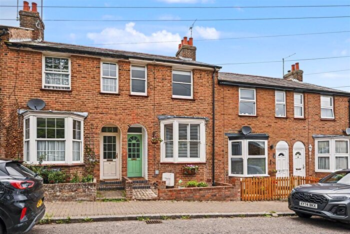 3 Bedroom Terraced House For Sale In Wesley Road, Markyate, AL3