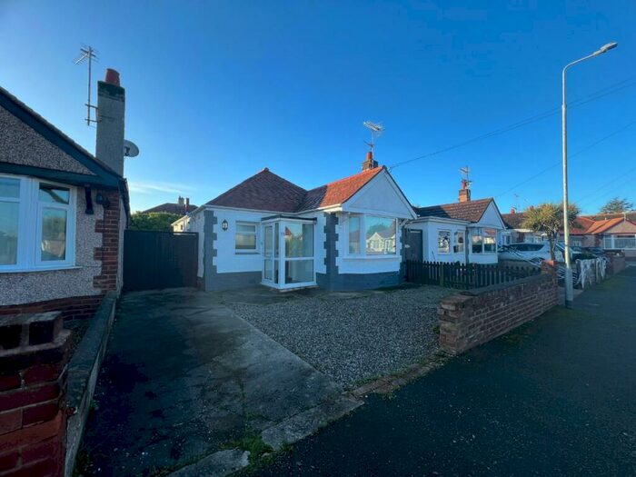 2 Bedroom Detached Bungalow To Rent In Bryn Coed Park, Rhyl, LL18