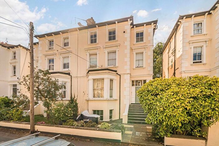 2 Bedroom Flat For Sale In St. Philips Road, Surbiton, KT6