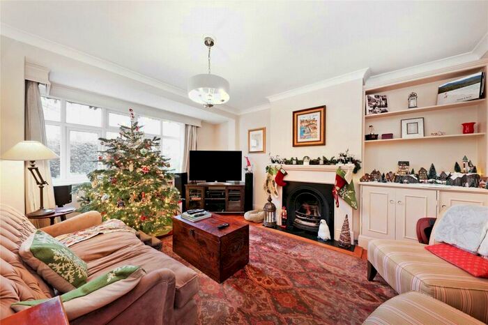 3 Bedroom Semi-Detached House To Rent In Sudbrooke Road, London, SW12