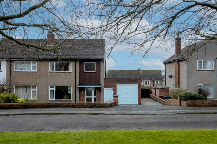 3 Bedroom Semi-Detached House For Sale In Fairfield Crescent, Oakwood, NE46