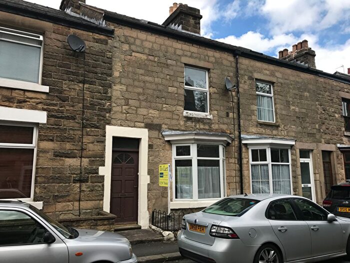 4 Bedroom Property To Rent In South Avenue, Buxton, SK17