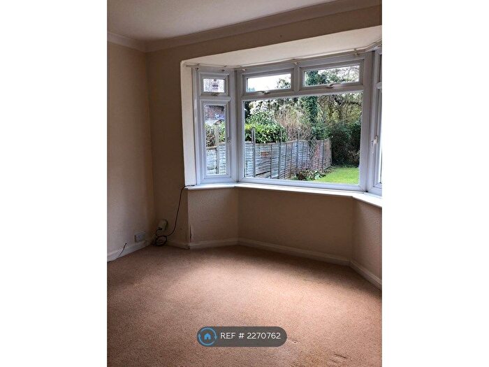 3 Bedroom Semi-Detached House To Rent In Merrow Lane, Guildford, GU4