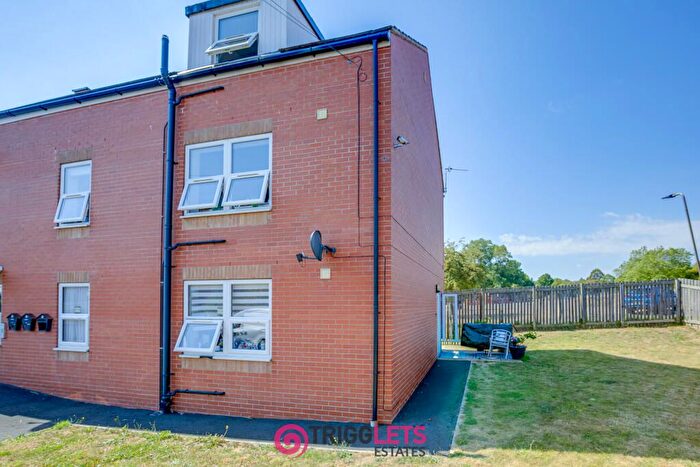 2 Bedroom Flat For Sale In Coachmans Court, Jump, Barnsley, S74