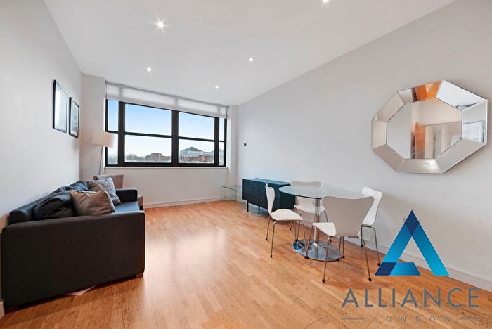 2 Bedroom Flat To Rent In Scimitar House, Eastern Road, Romford, Essex, RM1