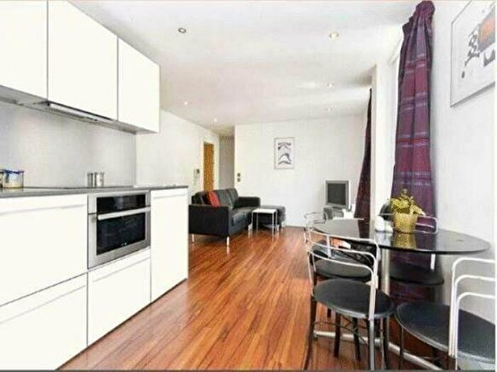 2 Bedroom Flat To Rent In The Ropewalk, Nottingham, Nottinghamshire, NG1