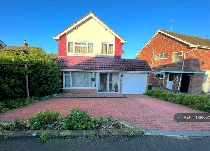 3 Bedroom Detached House To Rent In Tower View Crescent, Nuneaton, CV10