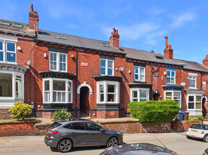 4 Bedroom Terraced House For Sale In Roach Road, Ecclesall Sheffield, S11