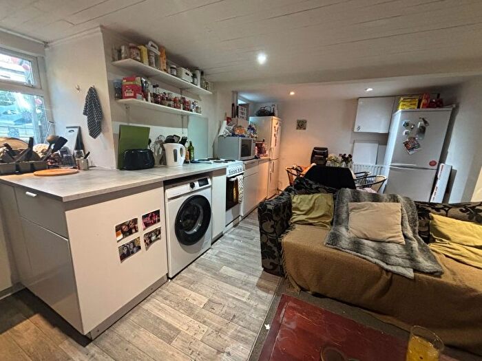 4 Bedroom Terraced House To Rent In Beechwood View, Burley, Leeds, LS4