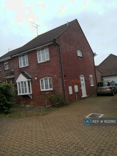 3 Bedroom Semi-Detached House To Rent In Goldsborough Close, Swindon, SN5