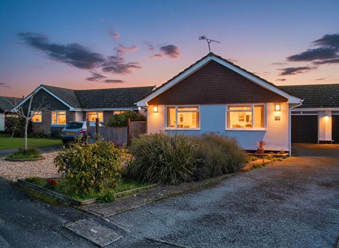 4 Bedroom Detached Bungalow To Rent In New Road, Ringwood, BH24