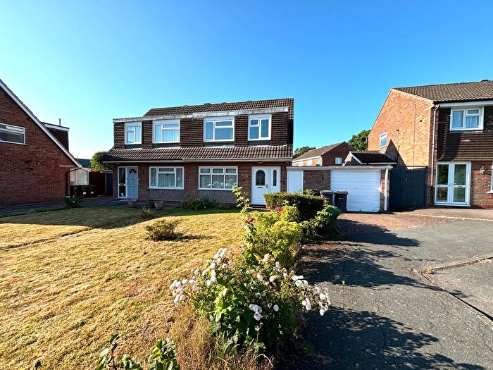 3 Bedroom Semi-Detached House To Rent In Regency Gardens, Birmingham, B14