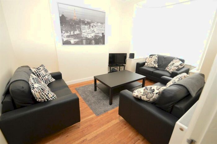 4 Bedroom House To Rent In Umberslade Road, Selly Oak, Birmingham, B29