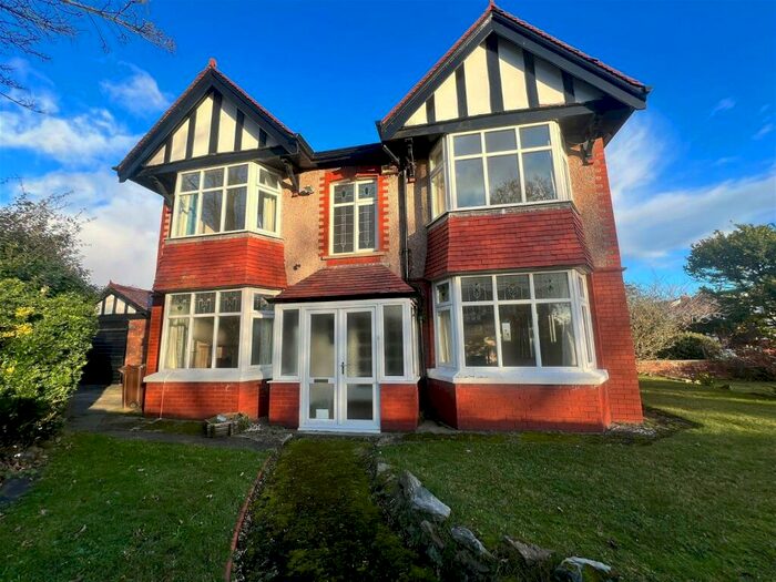 4 Bedroom Detached House To Rent In Burnley Road, Southport, PR8