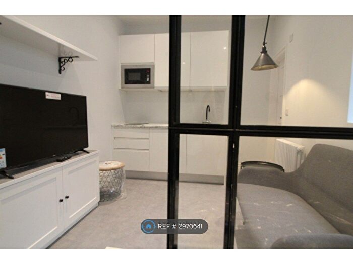 Studio To Rent In Westbourne Terrace, London, W2