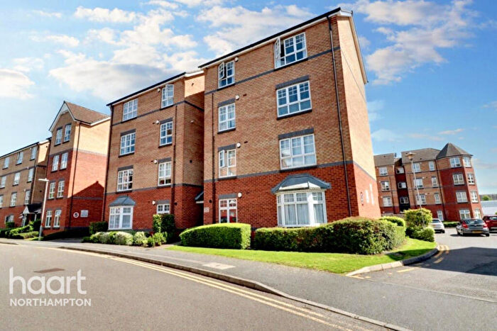 3 Bedroom Flat For Sale In Bedford Road, Northampton, NN1