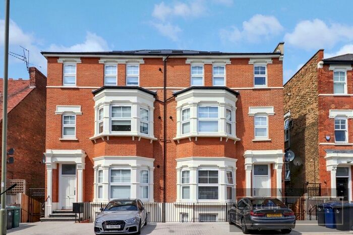 1 Bedroom Flat To Rent In Nether Street, London, N3