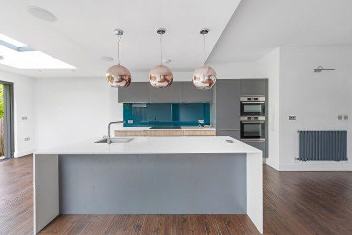 5 Bedroom Semi-Detached House To Rent In Upper Richmond Road, London, SW15