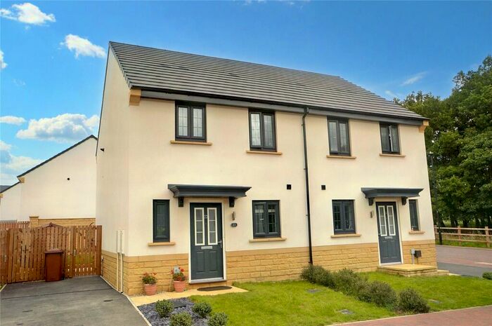 3 Bedroom Semi-Detached House For Sale In Eccleshall Gardens, Bramhope, Leeds, West Yorkshire, LS16
