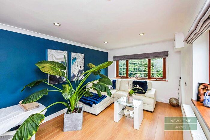 4 Bedroom Detached House For Sale In Waterloo Road, Capel Hendre, Ammanford, SA18