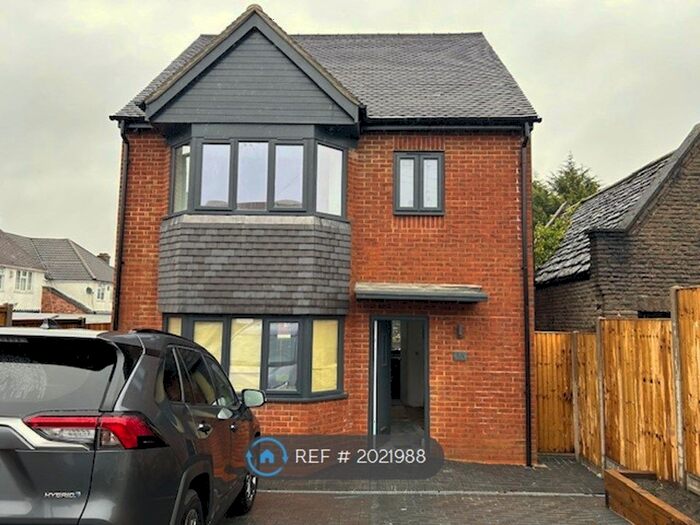 3 Bedroom Detached House To Rent In Somerset Avenue, Luton, LU2