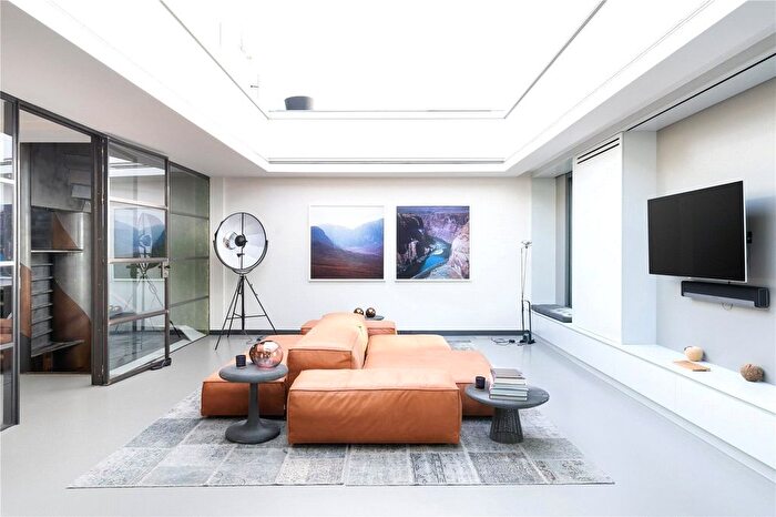 4 Bedroom Flat To Rent In Porchester Road, Westminster, W2