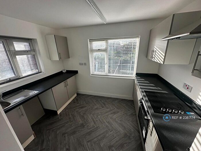 2 Bedroom Maisonette To Rent In Violet Avenue, Edlington, Doncaster, DN12