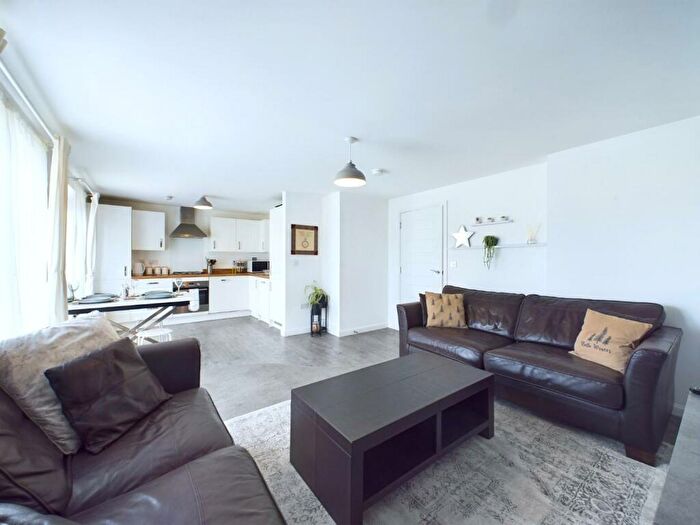 2 Bedroom Flat To Rent In Carlow Gardens, South Queensferry, Edinburgh, EH30