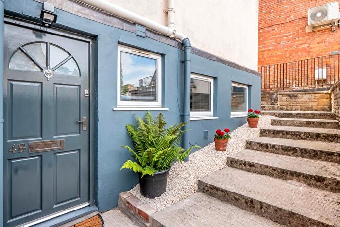 1 Bedroom Flat For Sale In Market Street, Nailsworth, GL6