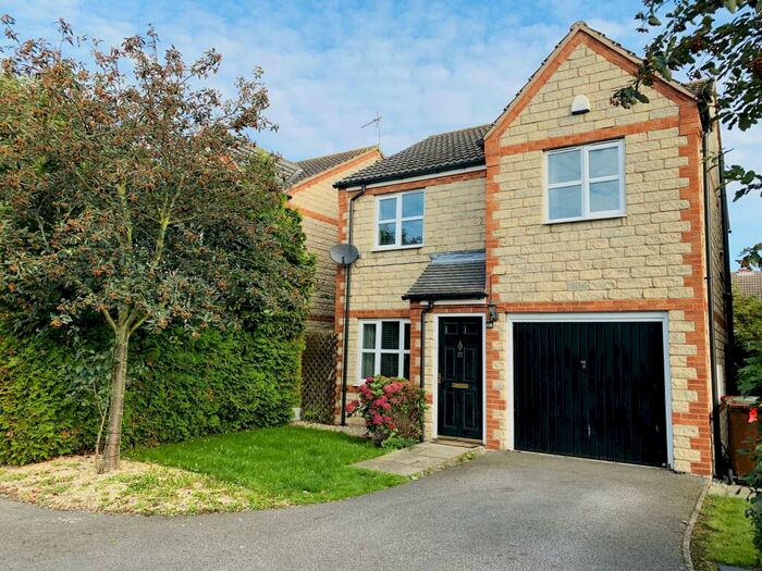 3 Bedroom House To Rent In Elizabeth Close, Crowle, Scunthorpe, DN17