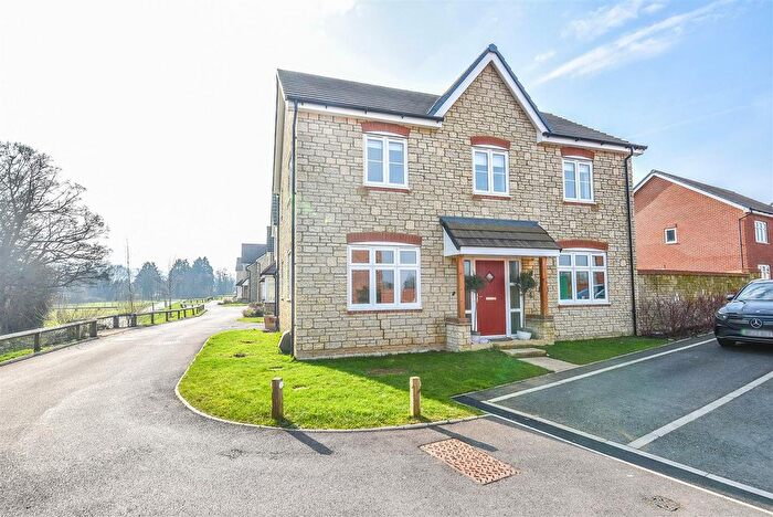 4 Bedroom Detached House For Sale In Blackberry Grove, Cam, Dursley, GL11