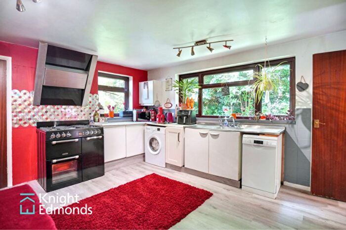 4 Bedroom Detached Bungalow For Sale In Chalky Road, Detling, Stockbury, Sittingbourne, ME9