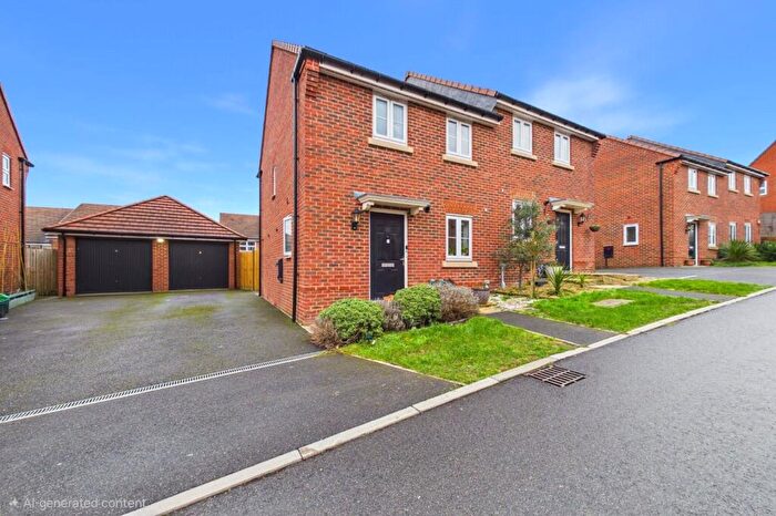 3 Bedroom Semi Detached House For Sale In Great Crescent, Newbury, Berkshire, RG14