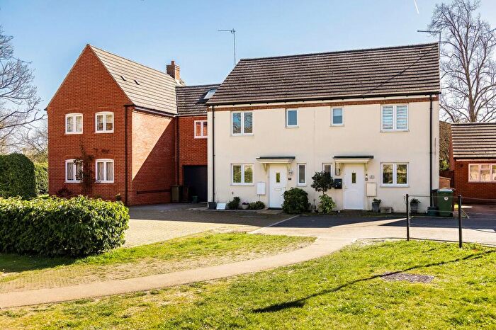 3 Bedroom Semi Detached House For Sale In Diamond Way, Chilton, OX11