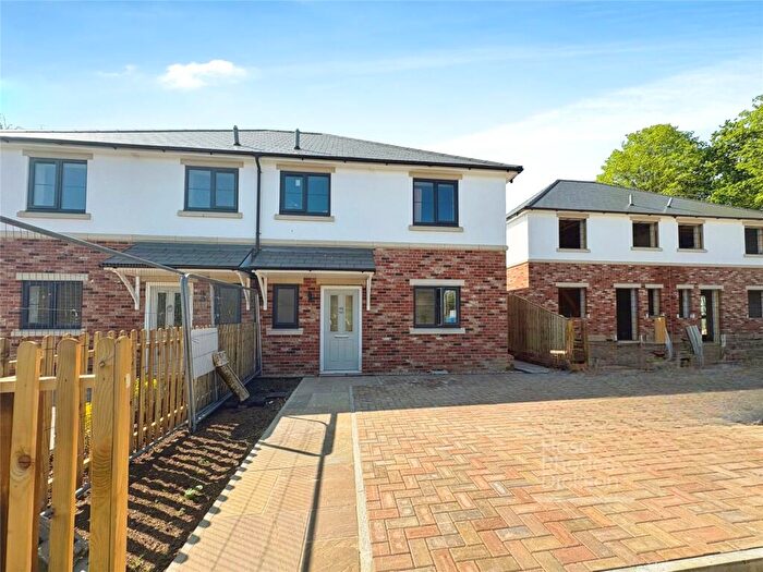 3 Bedroom Semi-Detached House For Sale In Postern Road, Camp Hill, Newport, PO30